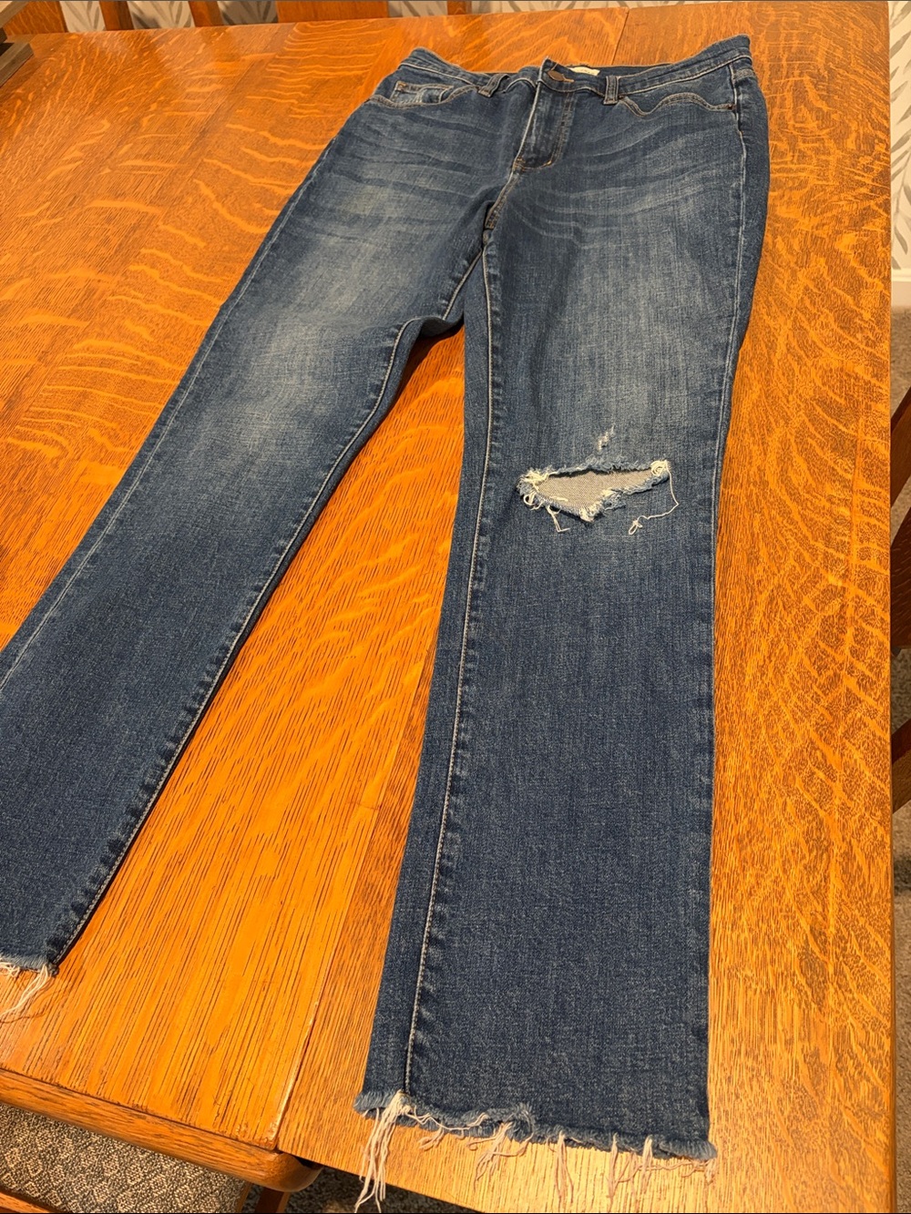 Distressed Oliver Logan Crosby Jeans - Dark Blue